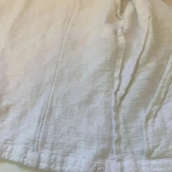 Seasons bright white, quilted jacket  w 2 pockets and snaps down the front - Picture 5 of 7